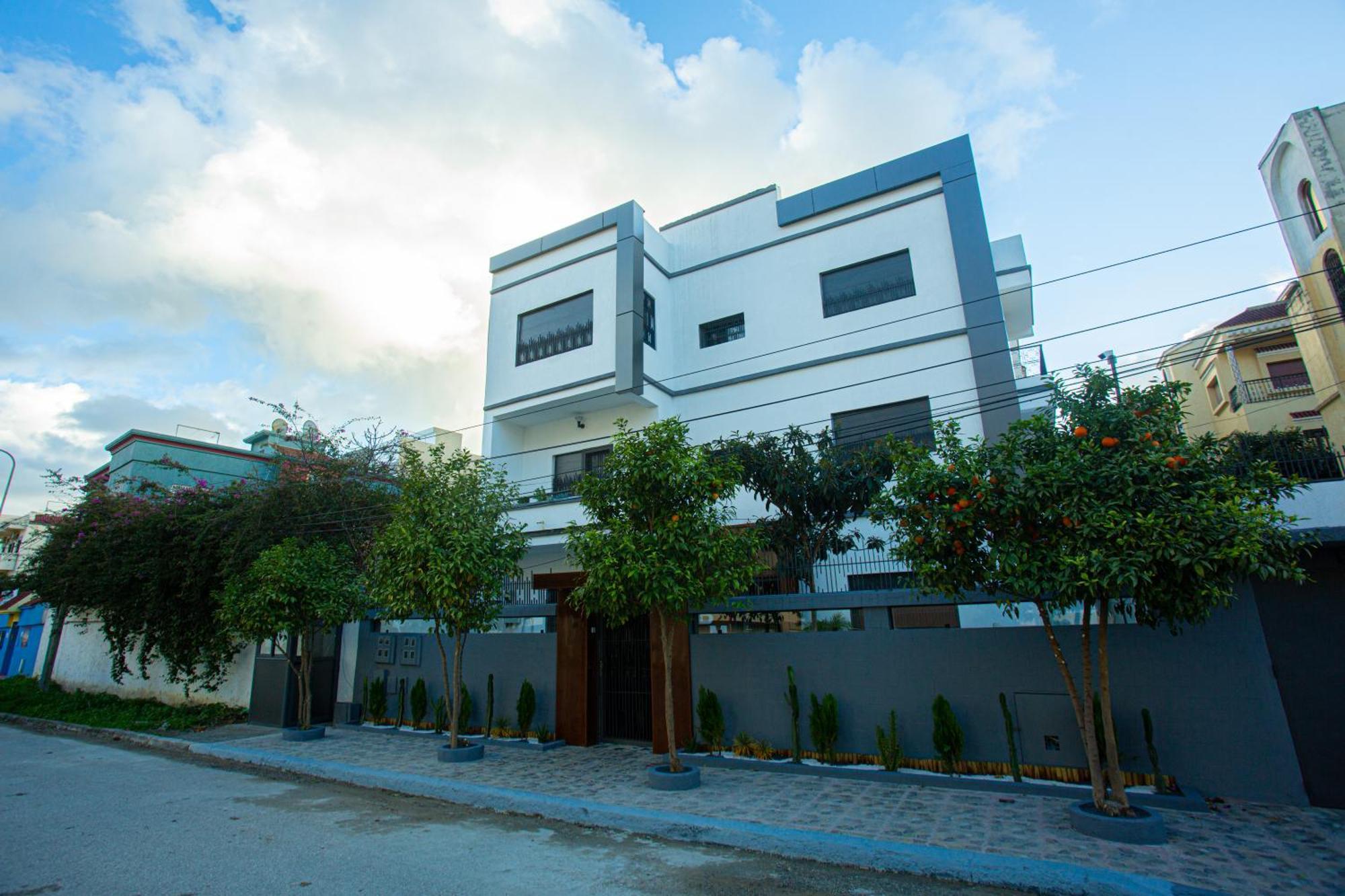 Abm House Aparthotel *